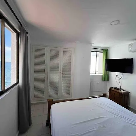Charming Beachfront With Sea View & Pool Apartamento