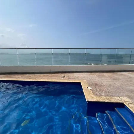 Charming Beachfront With Sea View & Pool Apartamento