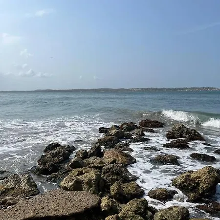 Apartamento Charming Beachfront With Sea View & Pool *