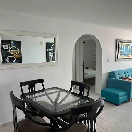 Charming Beachfront With Sea View & Pool Apartamento *